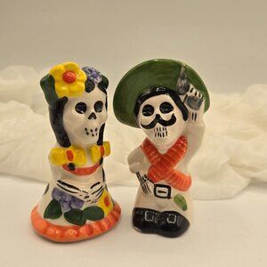 Vintage Mexican Folk Art Skeleton Salt and Pepper Shakers - Day of the Dead